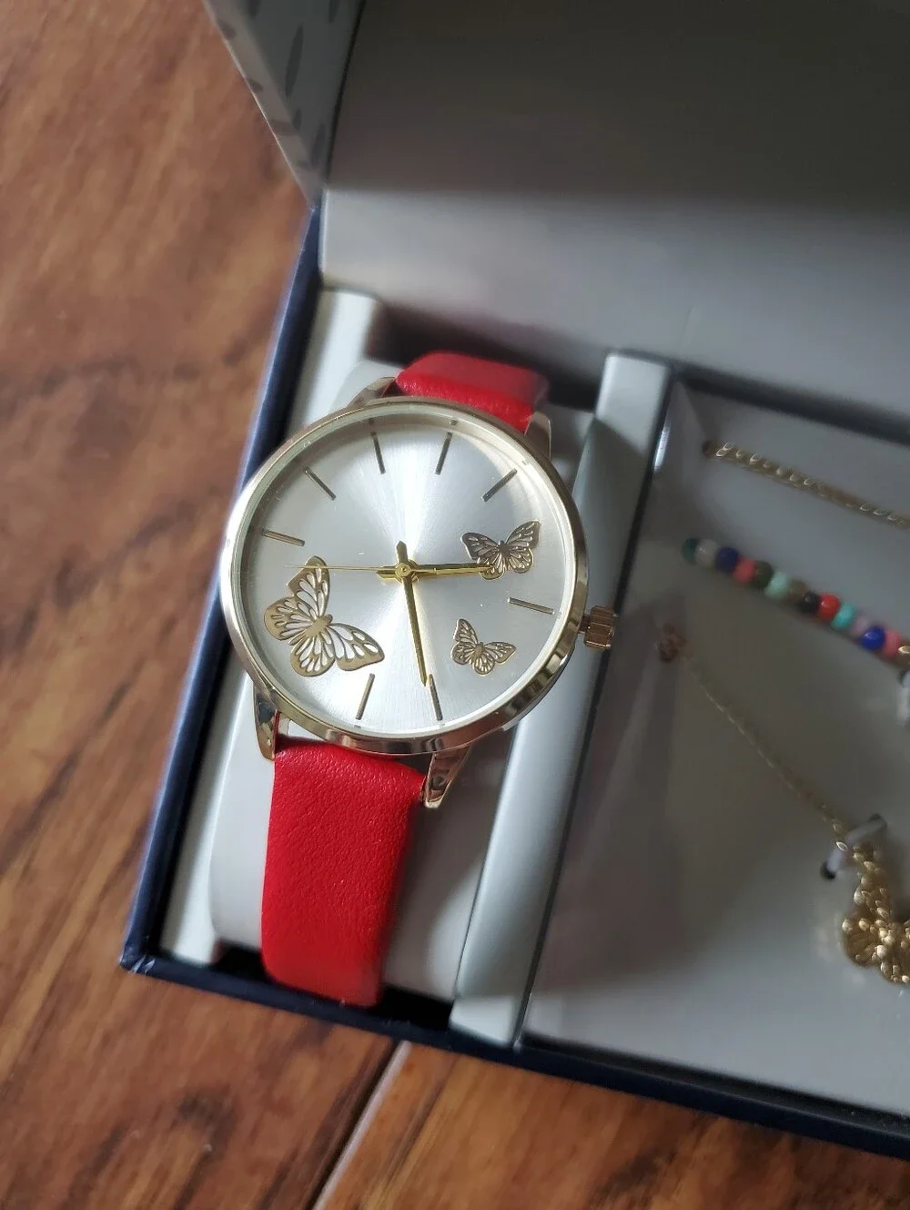 Bon Voyage Watch With 3 Necklaces In Gift Box